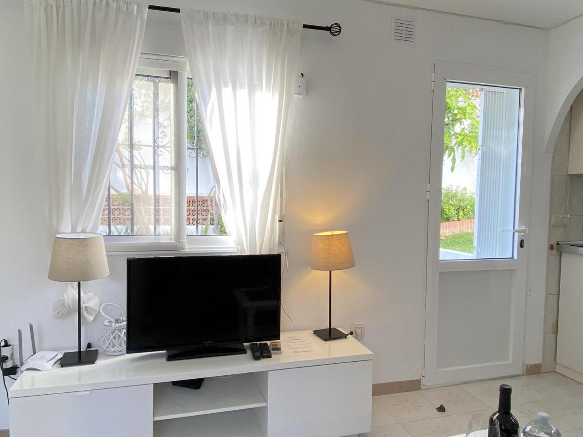 Villa Sandra Al Fresco Apartment Нерха Екстер'єр фото