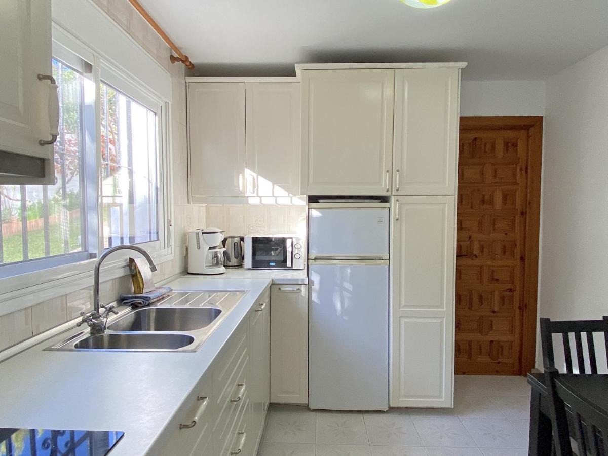 Villa Sandra Al Fresco Apartment Нерха Екстер'єр фото
